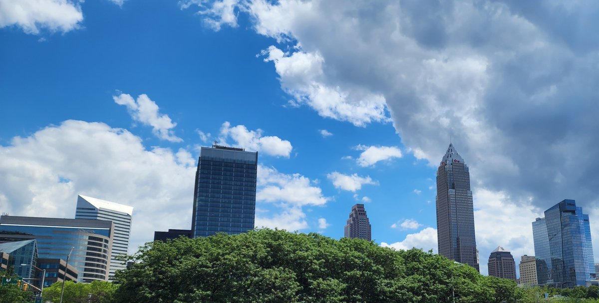 Not sure that #SkylineSunday is a thing, but it should be.  Does anyone recognize this city skyline?