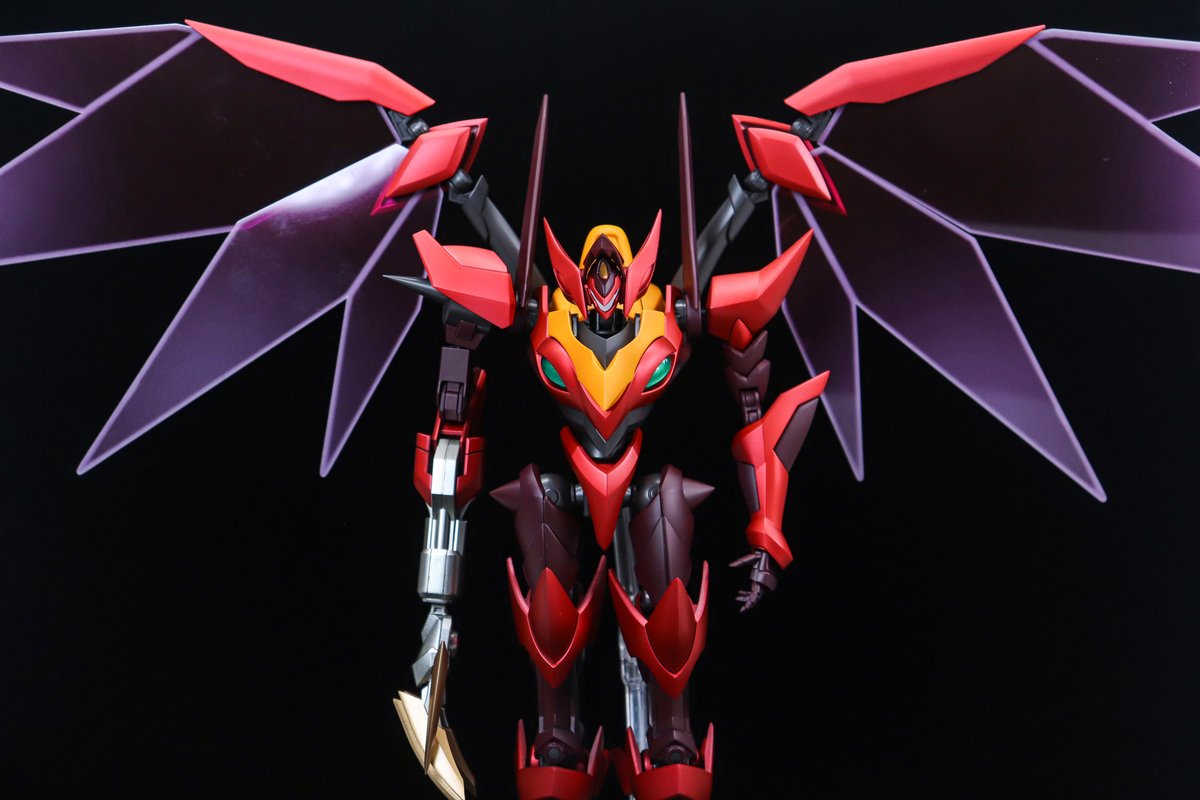 air_ship5's tweet image. #コードギアス
ＨＧ 1/35 紅蓮聖天八極式　完成しました！

コックピット内部がオミットされてるのでメカコレクションの紅蓮弐式から拝借して取り付けれるよう弄ってます！
赤はマットキャンディ塗装仕上げで！

ガンプラ以外でさくっと作りたかったので楽しかった(&apos;ω&apos;)