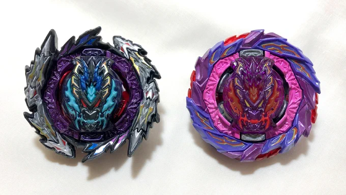 最近になって #ベイブレードバースト にハマり(眺めるだけだけど)いつしかギルティバハムート.Gg.MDr-10が完成。バハムートコア2個を分解して部品交換したり自作シール貼ったりの大会に出せないカスタムですがカッコイイです 
