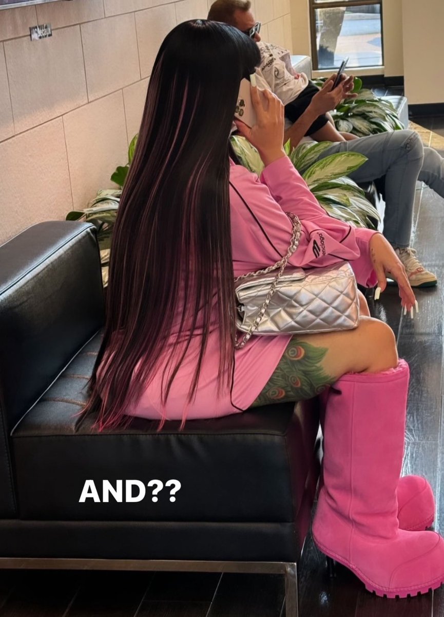 BardiGangUpdate's tweet photo. Cardi B via her Instagram story. 😭 https://t.co/bZAD97Nitn