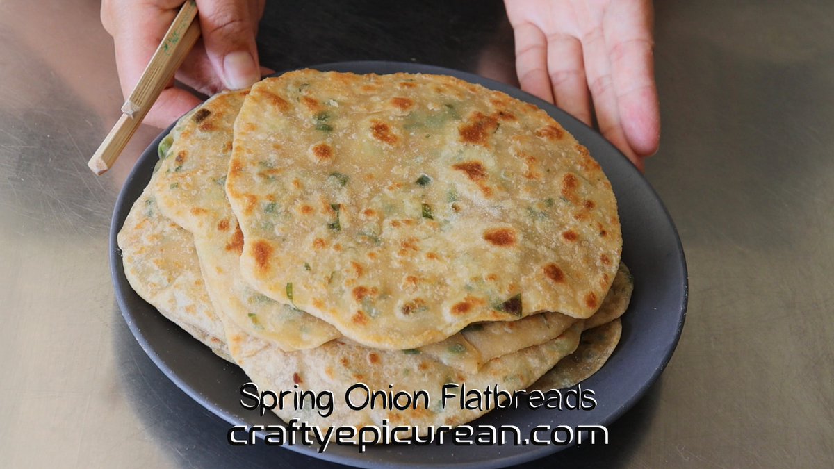 CraftingMel's tweet photo. Spring Onion Flatbreads - Simpler version of a cantonese favourite.
https://t.co/4vjSEXQUS5
#foodie #cantonese #food #spring #onion #springonion #pancake #flatbread https://t.co/D4htjPnWlh