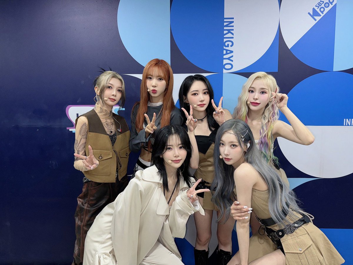 hf_dreamcatcher's tweet photo. [#드림캐쳐] 우리 오늘 어디가요? 인기가요~ 핳ㅎ 인기가요도 퐈ㅏㅏㅏㅏ---- 로 흔들어 놨는데 느끼셨나요? 남은 활동도 힘내보쟈!😆

#Dreamcatcher #인기가요 https://t.co/YdiuXjILaQ
