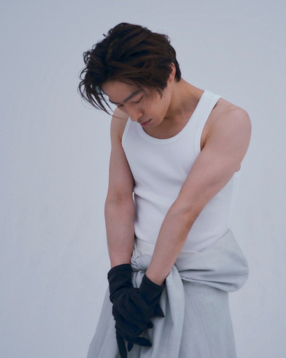 GQJAPAN's tweet photo. 三宅健「グループ活動を終えた当初、もうアイドル活動をしないという選択肢もありましたが、そうした想いで“続けていこう”と決めました」

▼ #三宅健 がアイドルにこだわる理由
https://t.co/rH9iy3mPM5 https://t.co/1BWBpc5Hc3