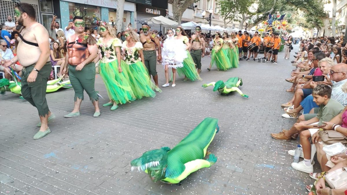 Samuuu97's tweet photo. ‘Els Habitants del Pantá’ 🌳🐦🦎

🥉PREMI de les #CarrossesDénia24 🙌🏻

#FallaCampaments #FestaMajor #Carrosses https://t.co/Pgk9mMUEKZ