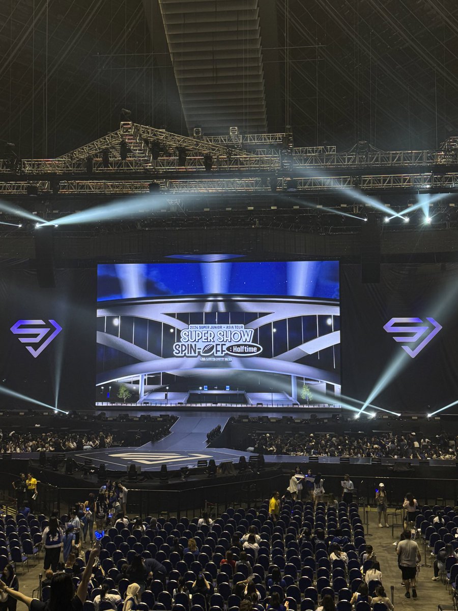 #SuperJuniorInSG #SuperShow_Spinoff_Halftime

Let’s go! 💙✨