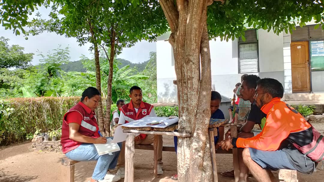 AnsariSazzad1's tweet photo. @cvtl_tl @LuisPedro2023 @ElkhanRahimov @AchalaNavaratne @AJMatheou @Xcastel @vijayummidi @BeloEmidia9776 @VXareal @Knot_mac @IFRCAsiaPacific 1⃣Phase - @cvtl_tl held consultations with vulnerable communities to harvest feedback &amp; recommendations on services to reflect on #SP 2025-30.

The strategic priorities remain on WaTSAN, DRM, Health &amp; Nutrition, &amp; Livelihood interventions for coming years in🇹🇱.
@cvtl_tl @ifrc https://t.co/y7yAGS3yI4