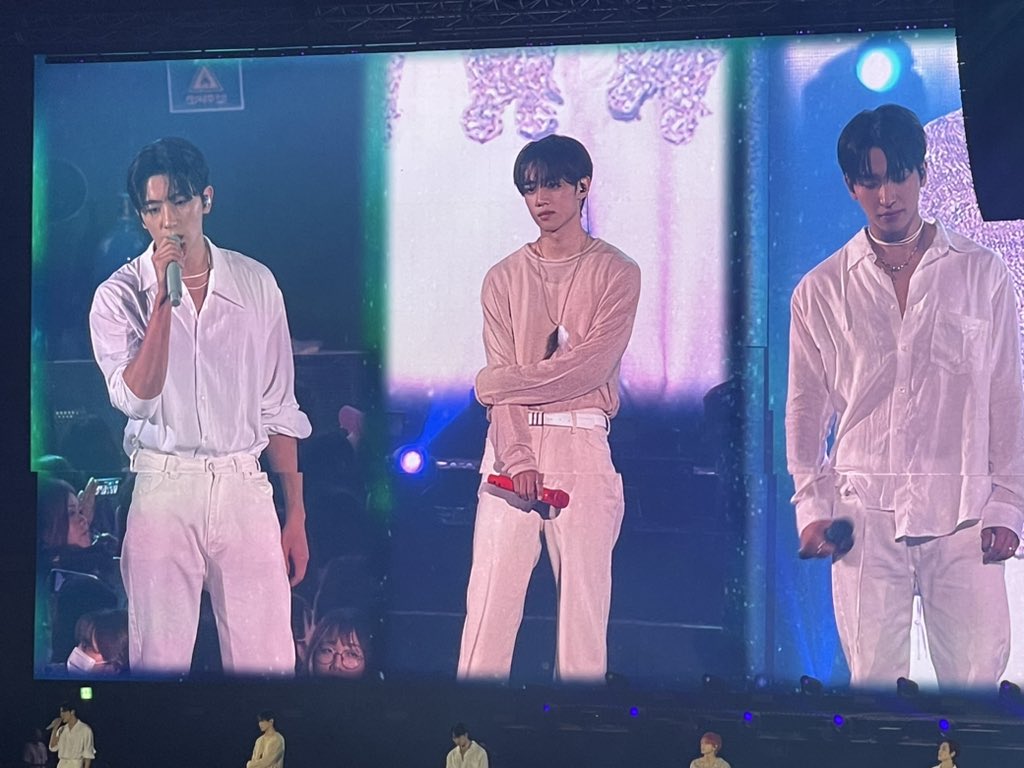 butt2rfIy_s2's tweet photo. 왜 선우만 비율이 이래요 https://t.co/mPUabdhiqE