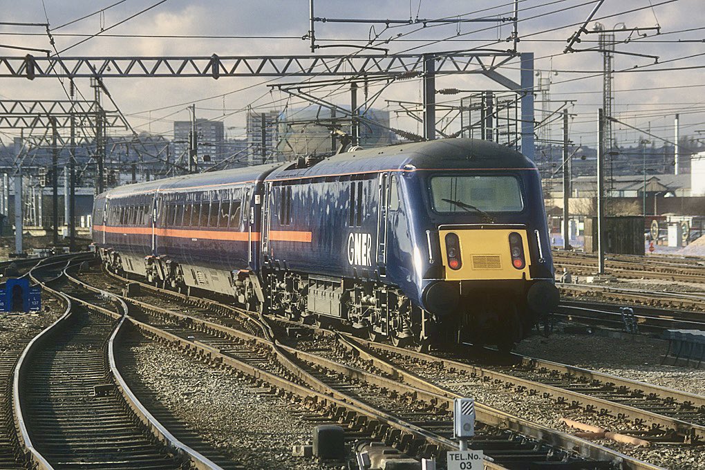 pacorrie's tweet photo. @miles_chains Departing Leeds under Gner Control. With a semi fast to King’s Cross. #class89 #leeds #Gner #leedscitystation #trainspotting #badger #avocet #brushtraction https://t.co/PMp7243A3n