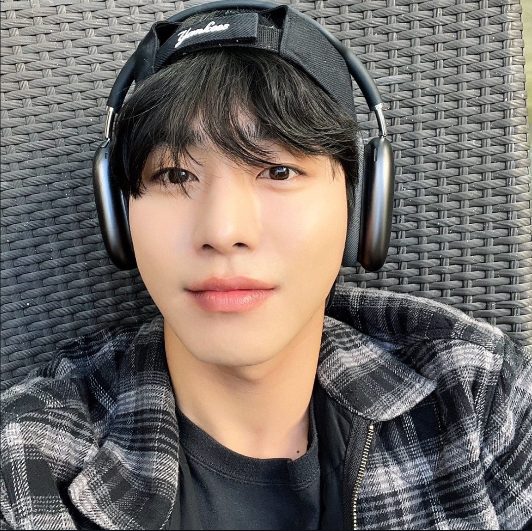 imahnseop's tweet photo. miłego dnia<3 https://t.co/Us0CsaKU3w