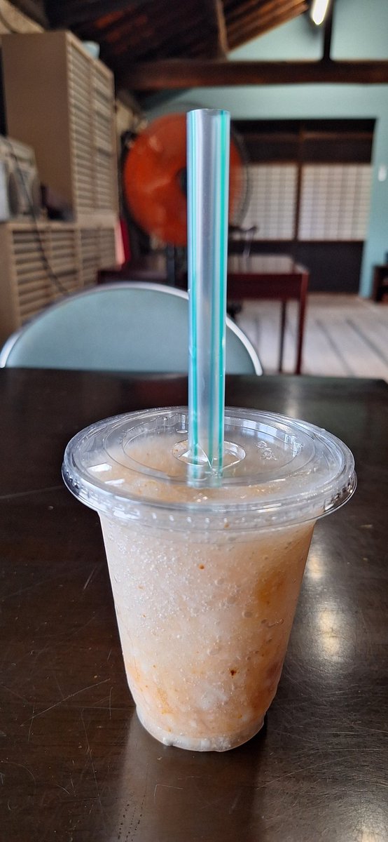 favi_chita's tweet photo. 7/6(土)の常滑カフェ。
常滑市奥条にある、LOFT CAFEにて、氷点下ソーダイチジク味をいただきました♪
場所はすごく隠れ家というか民家みたいなので見つけにくいとこでしたが、雰囲気よく、ソーダも冷たくて美味しい♪
#常滑 #常滑カフェ #LOFTCAFE https://t.co/Sv7Fmb29ee