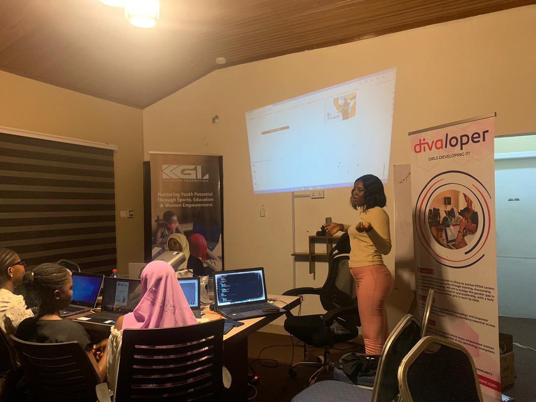 Divaloper1's tweet photo. full stack development class on going ❤️🔥.
#WomenEmpowerment
#womenintech
#divaloper
#TellADiva
#techdivas
#empowerment
#girlcode https://t.co/Q8v7zsFITd