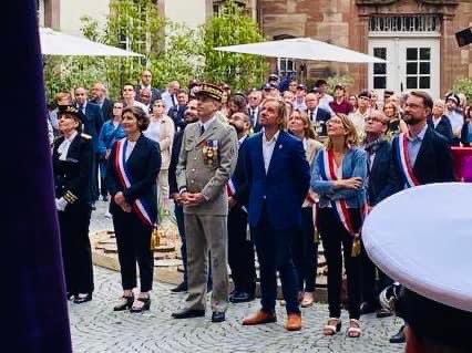 PJakubowicz's tweet image. Belle fête nationale à toutes et à tous ! 🇫🇷

En ce 14 Juillet, célébrons notre beau pays, la #France, et ce bien si précieux que nous avons en commun, la #République. 

Infinie reconnaissance à nos #soldats, #gendarmes, #policiers, #pompiers, forces de secours et de protection à