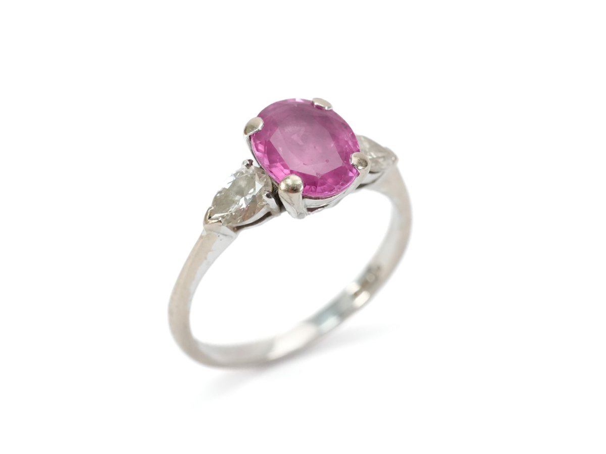BespokeAuctions's tweet image. In our Sale this Thursday 18th. In-room bidding and online: Lot 128 18ct White Gold, Pink Sapphire and Diamond Ring £800-1,400. #pinksapphire #whitegold #diamond #diamondring