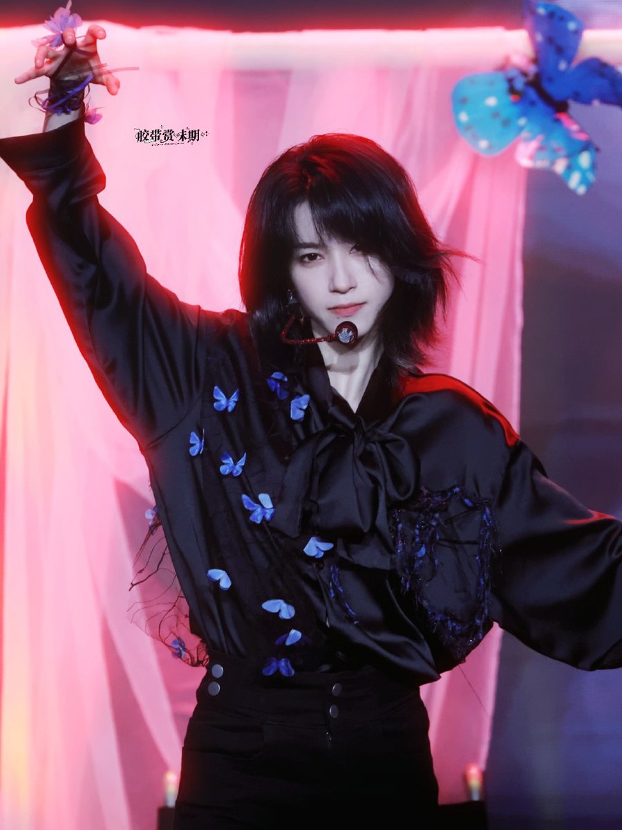 Feiveel13's tweet photo. 20240713 Wuhan live
She is always be my favorite 🫶

#jiangyun #ftcy #蒋芸 https://t.co/gjCs9Qudwc
