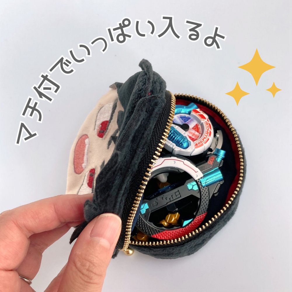 chocohajiro's tweet photo. お待たせ致しました、推しフェイスポーチひとまず基礎型紙のみ公開致しました！💫
リンク先から無料DLできます☺️
お顔の刺繍は、お顔の表布の裏全体に薄い接着芯を貼ってから行ってください！
作り方は現在動画編集しておりますので少々（数日かな…）お待ちください～🙇💦
https://t.co/d07wAtKo6p https://t.co/MPeRsWNcO6
