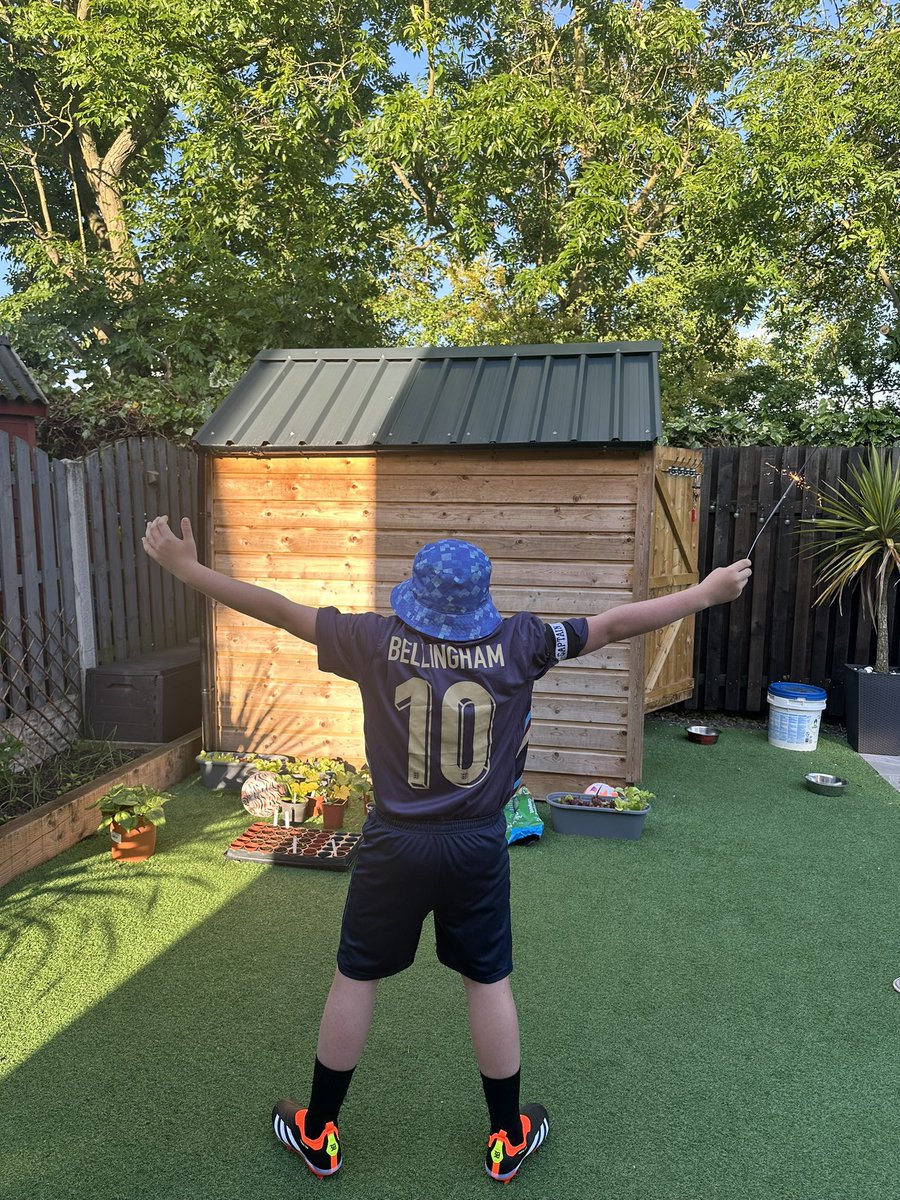 lb13ls's tweet image. #SSNThreeLions