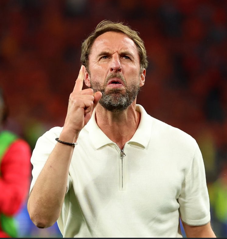 martevans_no1's tweet photo. Whatever happens I always be grateful to this man. The best England manager of my generation and the work he achieved as Head of Elite Development fails to get any recognition. 
Lazy opinions suggest he has been lucky but the reality is we’re extremely to have Sir Gareth 🏴󠁧󠁢󠁥󠁮󠁧󠁿 https://t.co/C5ohSSFR3P