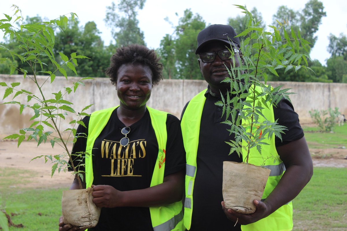 MaiportRaissa's tweet photo. Nous avons planté 150 plants au lycée de Walia. C'était une une initiative de walia's Life, un événement socio-culturel dont nous sommes partenaires depuis 2ans

#reboisement
#changementclimatique
#protectiondelenvironnement
#mbamadjileci https://t.co/dbqOAZgXaU