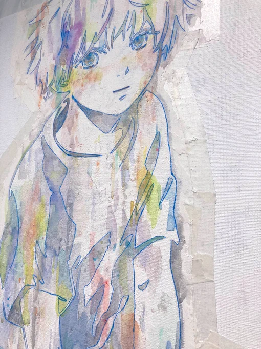 公開制作、色がのりました。(顔も少し変わりました) 絵の具パートは勢いで塗るので、ほんとに早い。。 色鉛筆で整えていきます。 明日には終わるかなぁと思います! #個展_忘月忘日