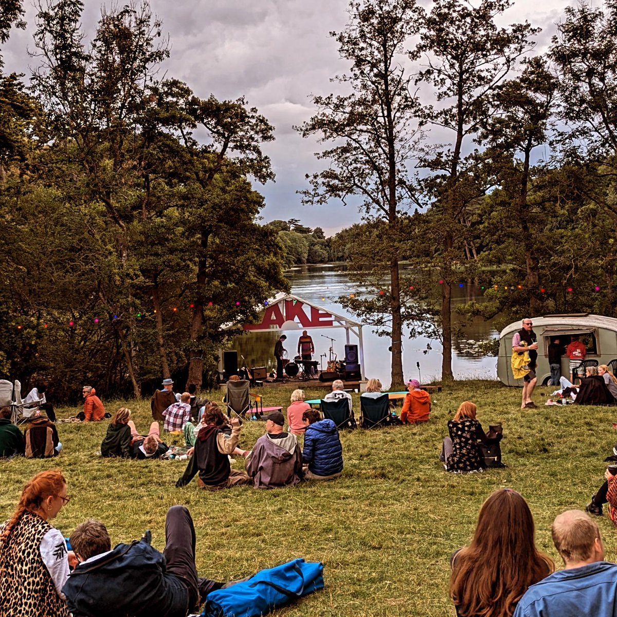 Highlights from dreamy <a href="/AlsoFestival/">ALSO</a> of wellbeing, comedy &amp; music in #Warwickshire. <a href="/sarapascoe/">Sara Pascoe</a> to <a href="/amateuradam/">Adam Kay</a> where people wear flowers in hair &amp; chilled out from yoga, cheese/ wine tasting &amp; #wildswimming in stunning lake only open once a year. A festival to add to #bucketlist