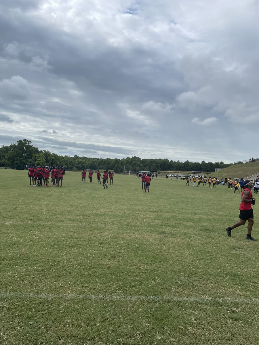 S/O <a href="/Cin5oTre3/">Rasheed Walker</a> for a great event  for the community yesterday!!!!! #MMC <a href="/np_footballmmc/">MMC</a>