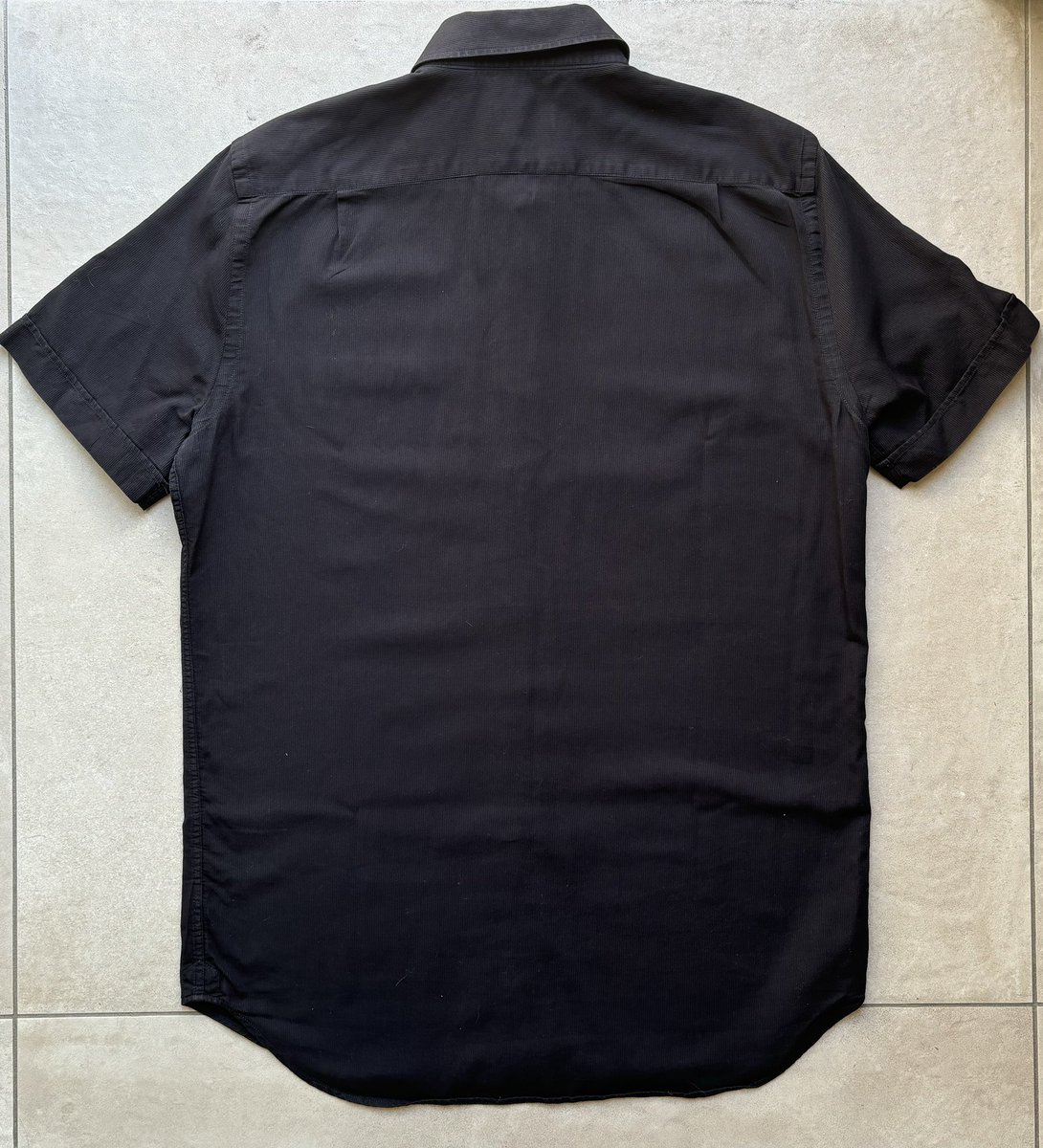 dressingvinted's tweet photo. Arrivée du jour Chemise Lacoste côtelé 
Rdv sur mon vinted https://t.co/fRmcA4W9uB https://t.co/b7nGm89b0L
