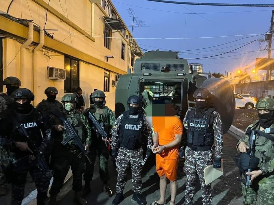 ecuadorprensaec's tweet photo. Traslado de Personas Privadas de Libertad: Medidas contra el Crimen Organizado en Ecuador https://t.co/zlHGLb7maO
#CarcelesEcuador #PPLS #FFAA https://t.co/XHCVo17krM