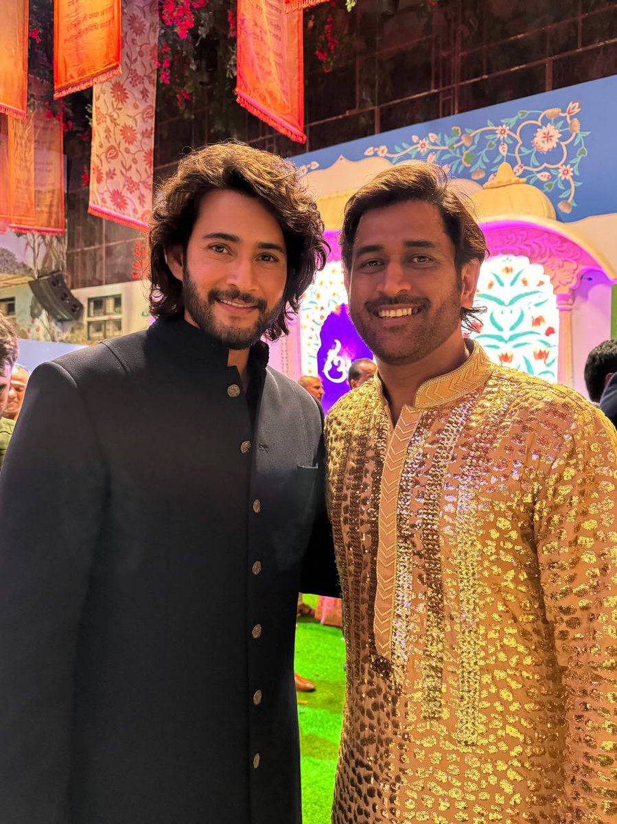 With the legend! ♥️♥️♥️ <a href="/msdhoni/">Mahendra Singh Dhoni</a>