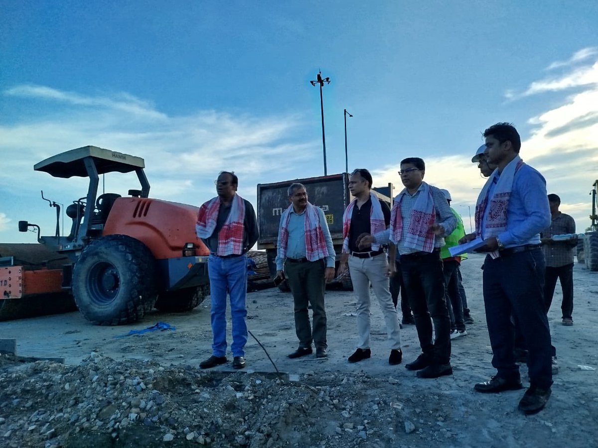 IWAI_ShipMin's tweet photo. Vice Chairman & senior officials of @IWAI_ShipMin visited #Bogibeel #Cargo cum #Tourist #Terminal & reviewed the progress of extension works along with @IPRCL_Mumbai Engineers. They also examined the proposed land available for setting up New Maritime Centre at #Dibrugarh https://t.co/otALsSBuNV