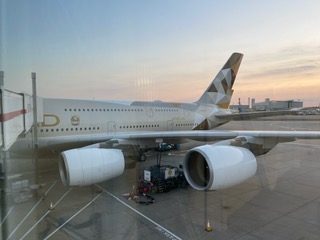 turningleftfor's tweet image. READER REVIEW: Etihad A380 Business class London to Abu Dhabi dlvr.it/T9YqcV #Readerreview #EtihadAirways