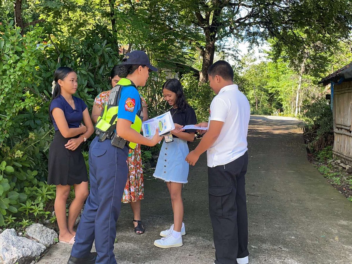 gal_pnp's tweet photo. July 14, 2024 Distribution of IEC Materials regarding Anti-Rape tips , illegal drug and terrorism awareness.
#ToServeAndProtect
#PCADGIlocosRegion
#BagongPilipinas
@PCADGilocosR https://t.co/CScLkMOYrH