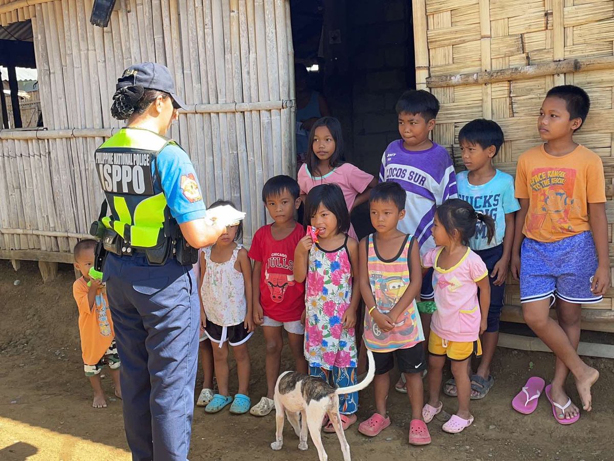 gal_pnp's tweet photo. July 14, 2024 Dialogue to the children regarding anti-bullying, crime prevention tips and self protection from strangers.
#ToServeAndProtect
#PCADGIlocosRegion
#BagongPilipinas
@PCADGilocosR
@gal_pnp https://t.co/U9g3jtZQEJ