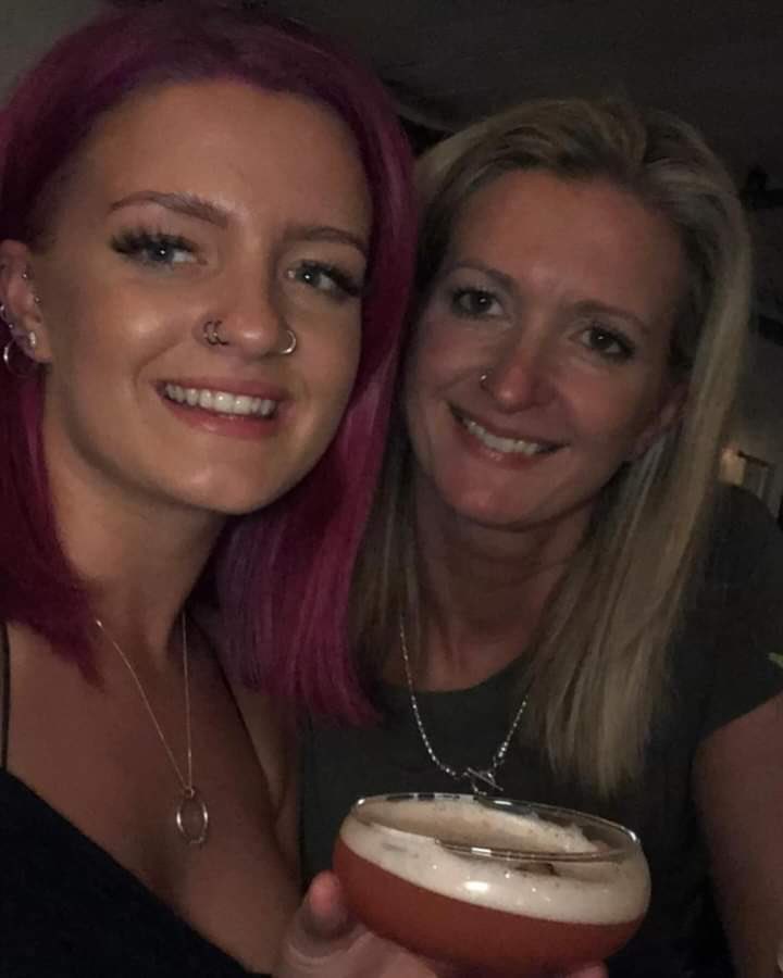 Classic mum or daughter post? Who you fucking?