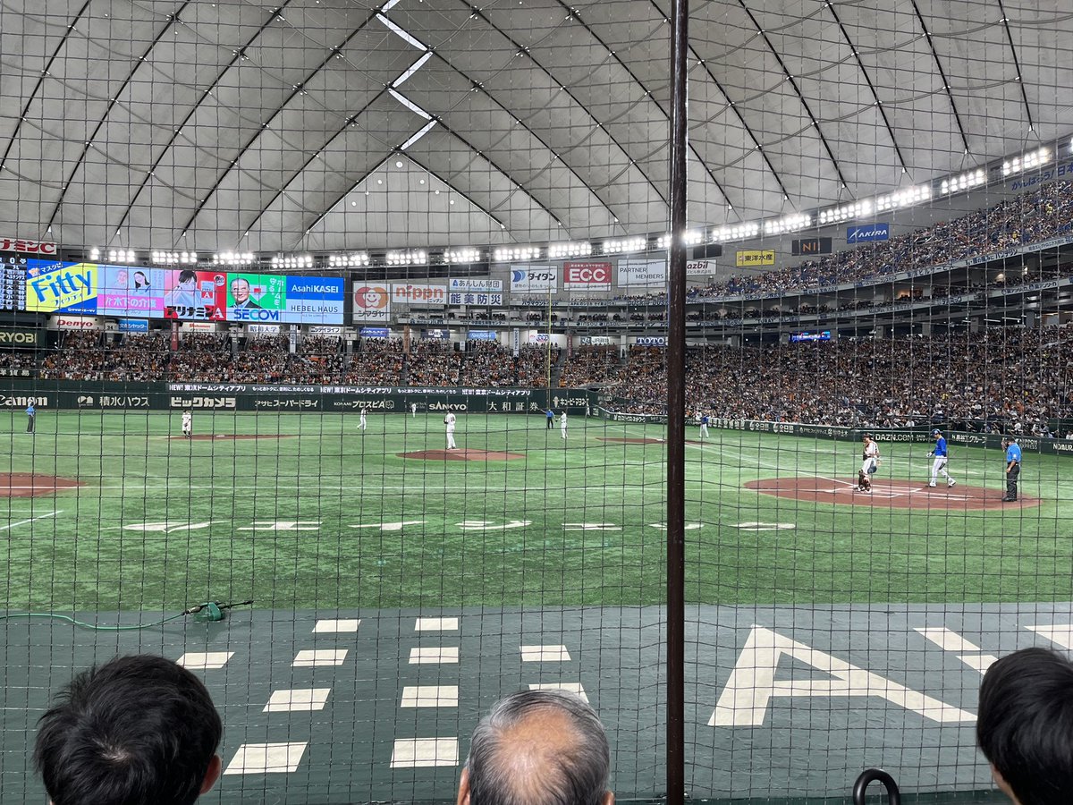 Tim_tam00's tweet photo. シーズンシートのチケット貰ったのでめっちゃ前列で観戦！ https://t.co/uUIZ1G34Kz
