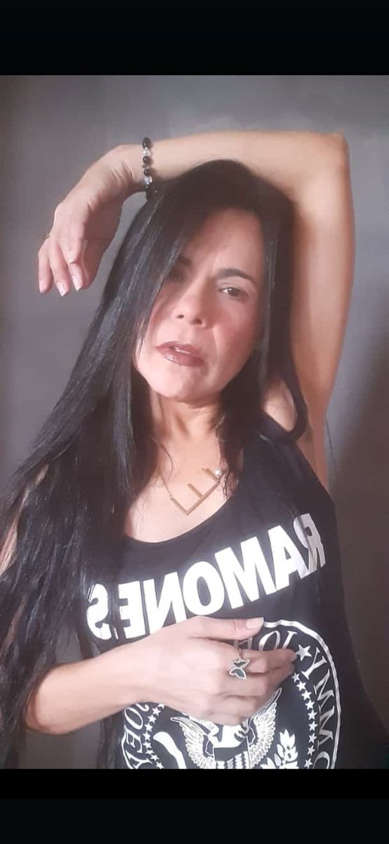 EvaMariaOficial's tweet photo. #diamundialdelrock #evamaria #lareinadelpoprock #venezuela #rock #miami #caracas #CopaAmerica2024 @pepsiven #pepsimusic #GRAMMYs https://t.co/GDpZxPprm9