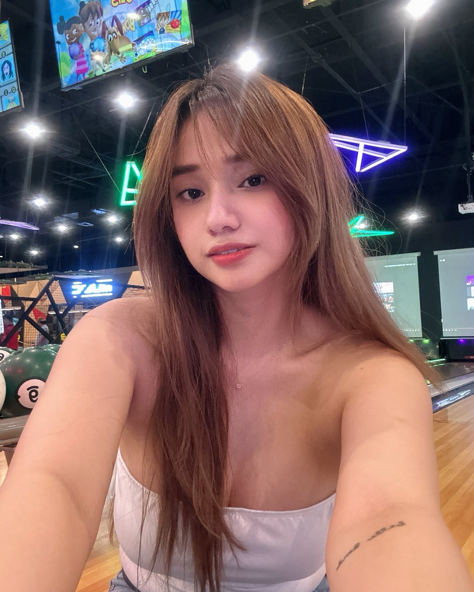 PDenise20's tweet photo. You can make yourself happy or miserable - it's the same amount of effort 🎳🤍 https://t.co/x7tLmzwqjI