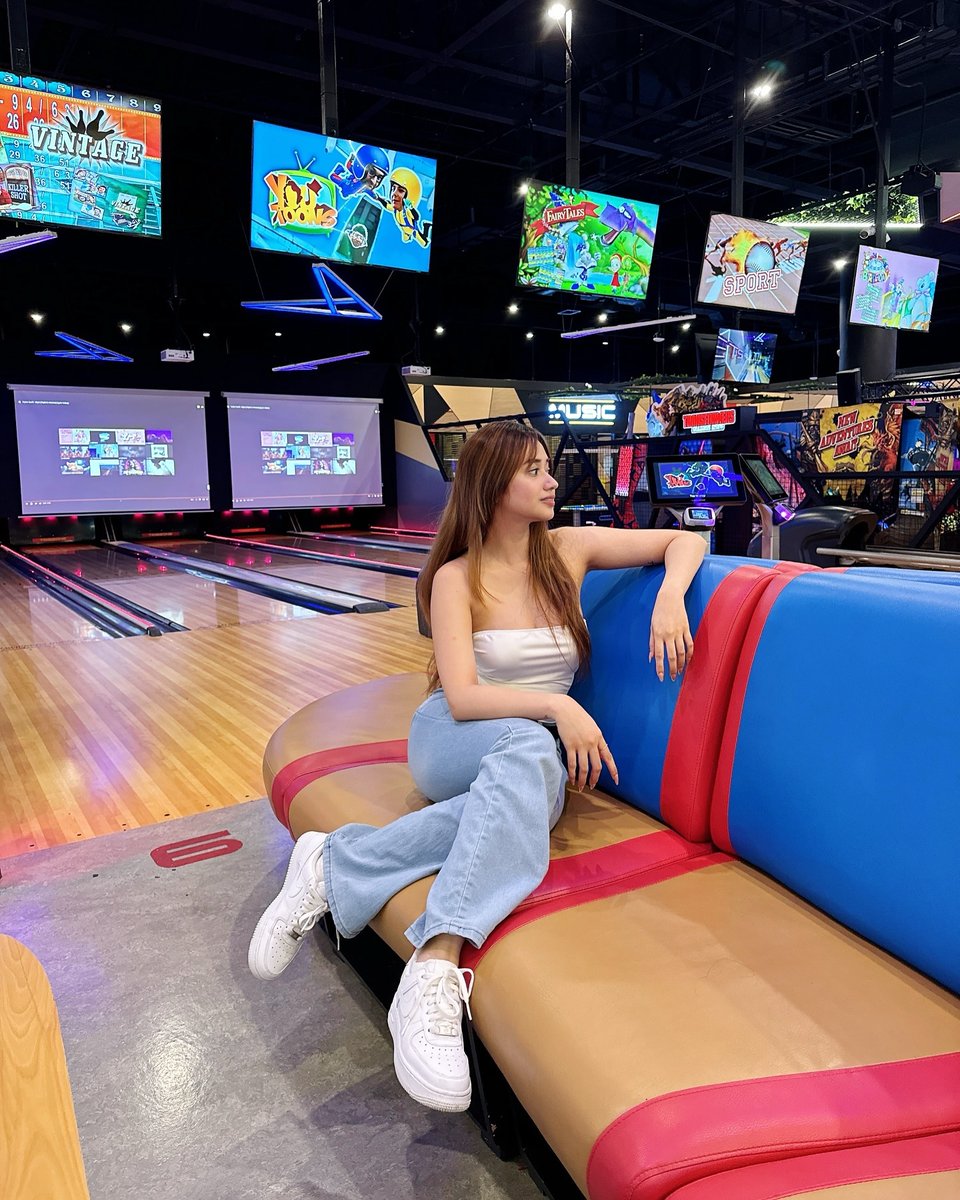 PDenise20's tweet photo. You can make yourself happy or miserable - it's the same amount of effort 🎳🤍 https://t.co/x7tLmzwqjI