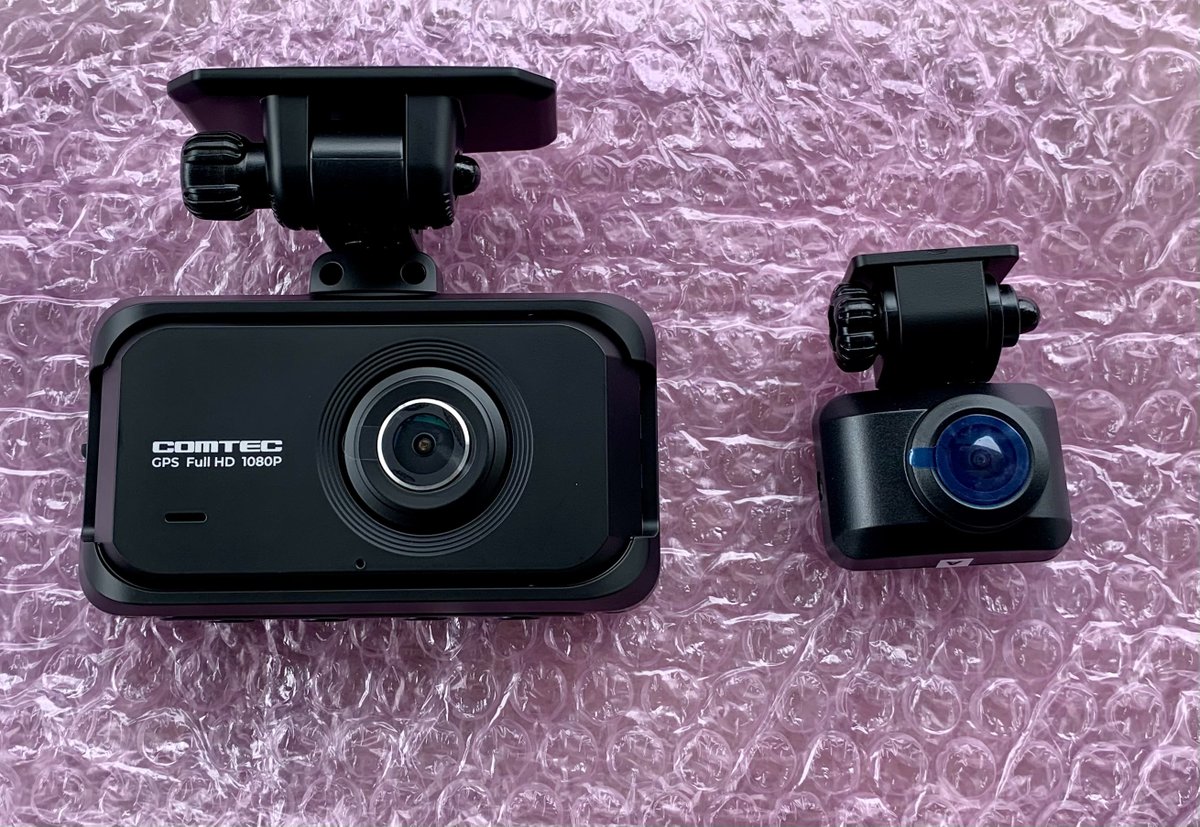 luxgbe8877's tweet image. モニタープレゼントで当選したZDR055早速装着しました！
心配していたリアカメラですが
純正プライバシーガラス＋透過率5%フィルム施工でも昼間は問題無く映りそうです

#MOBILA #COMTEC #コムテック #ドライブレコーダー #ドラレコ