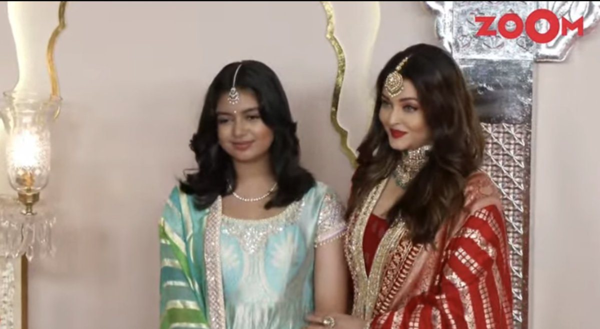 Paromitabardolo's tweet photo. Aishwarya came with her daughter, everyone knew her, spoke to her and danced with her. That's what happens when you have an identity of being someone apart from a wife. She doesn't need to be a Bacchan. She can be Rai and slay as she always has.
Never let go of your identity. https://t.co/GTe72stFH5