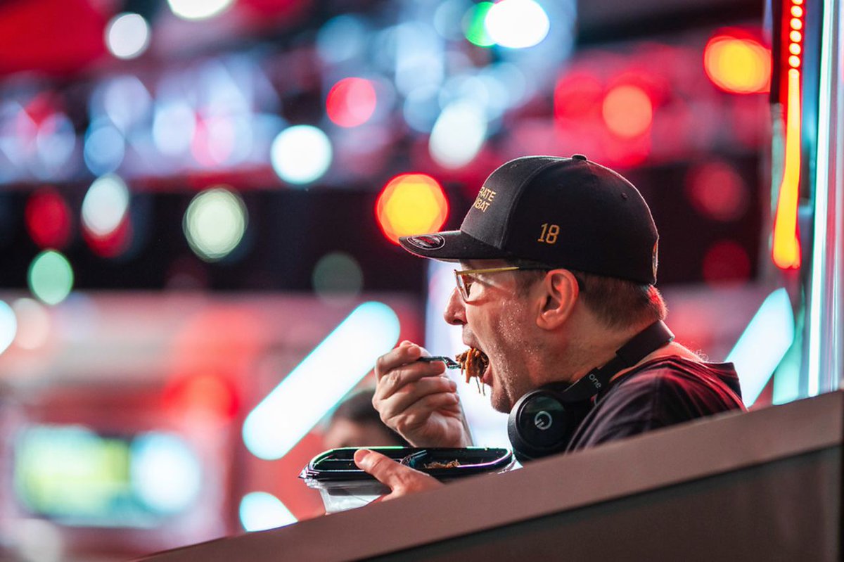 Nom nom… 😋 <a href="/phil_hellmuth/">phil_hellmuth</a>