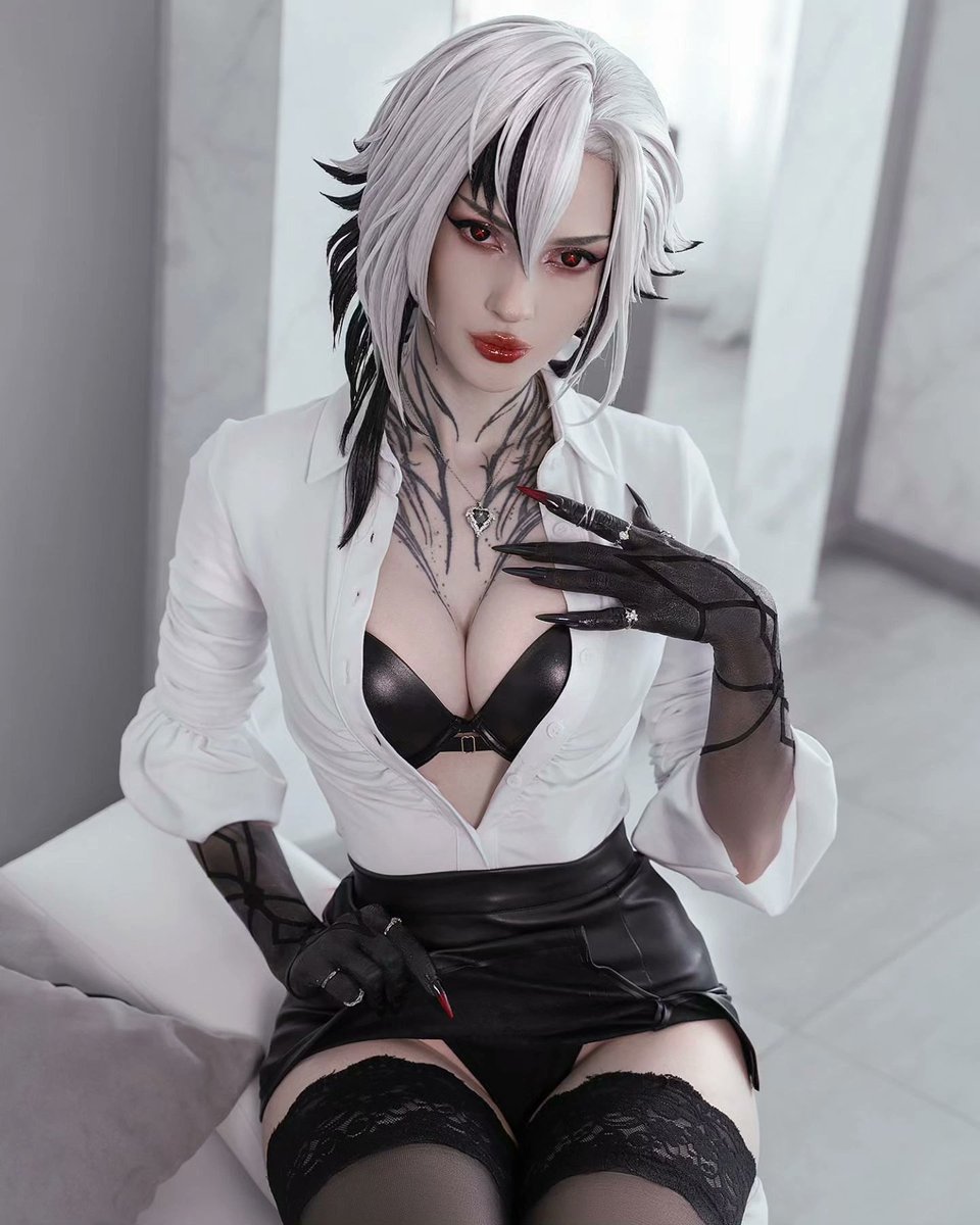 Eva_vip8's tweet photo. 真人漫改你的cosplay女神 https://t.co/3u6z5rzzxZ