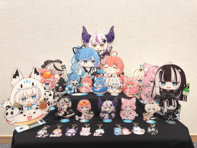 #C104 のサンプル並べたら、祭壇になりました…!良ければ、みなさんのお気に入りリプで教えてくださいこれから、ツリーに繋げます 