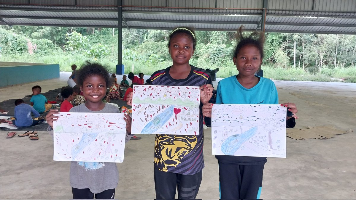 ShaqKoyok's tweet photo. Art workshop with indigenous Batek kids at Kuala Koh, Kelantan. These kids are so talented and so creative! 😃
#kelantan #art #artworkshop #OrangAsli #workshop #artforcommunity #indigenousartist
#kualakoh #kelantan #batek #indigenious #IndigenousPeoples https://t.co/E1VGADxgQS