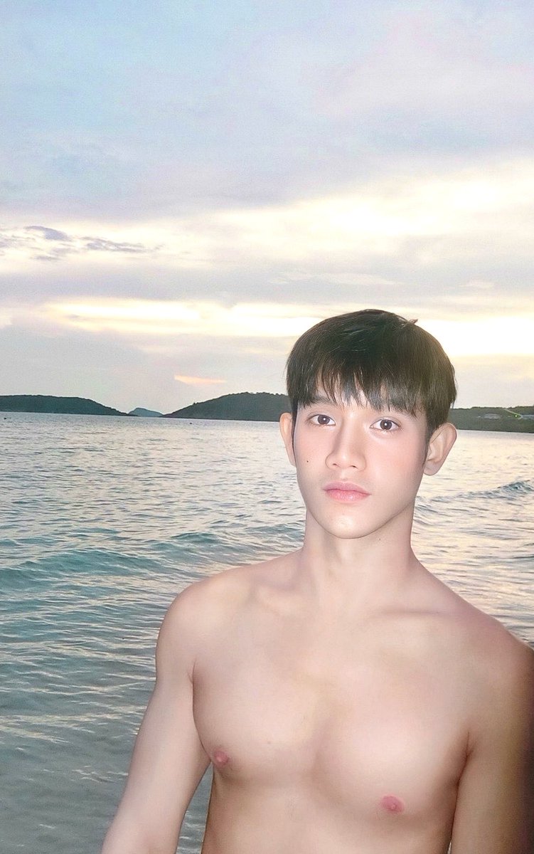 ท้องทะเลเป็นสึฟ้า แต่ถ้าเธอเข้ามาจะเป็นสีขมพู 🤤🤗🤤🤗 ฝาก IG หน่อยงับ ⬇️⬇️⬇️

instagram.com/aobzruntheworl…