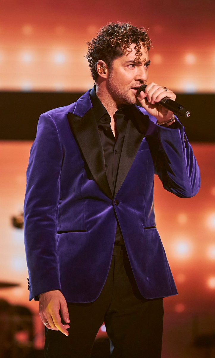PepiyFernando's tweet photo. Cada día con algo nuevo nos haces estar cada vez más orgullosos de ti! FELICIDADES @davidbisbal !! Alira Moya #EquipoBisbal ganó La Voz Kids 2024!! Tu gran actuación en LA VELADA DEL AÑO IV y muchas cosas mas... #GrandeDavid BENDICIONES ☀️🙏👏 https://t.co/H4T1dISCCg