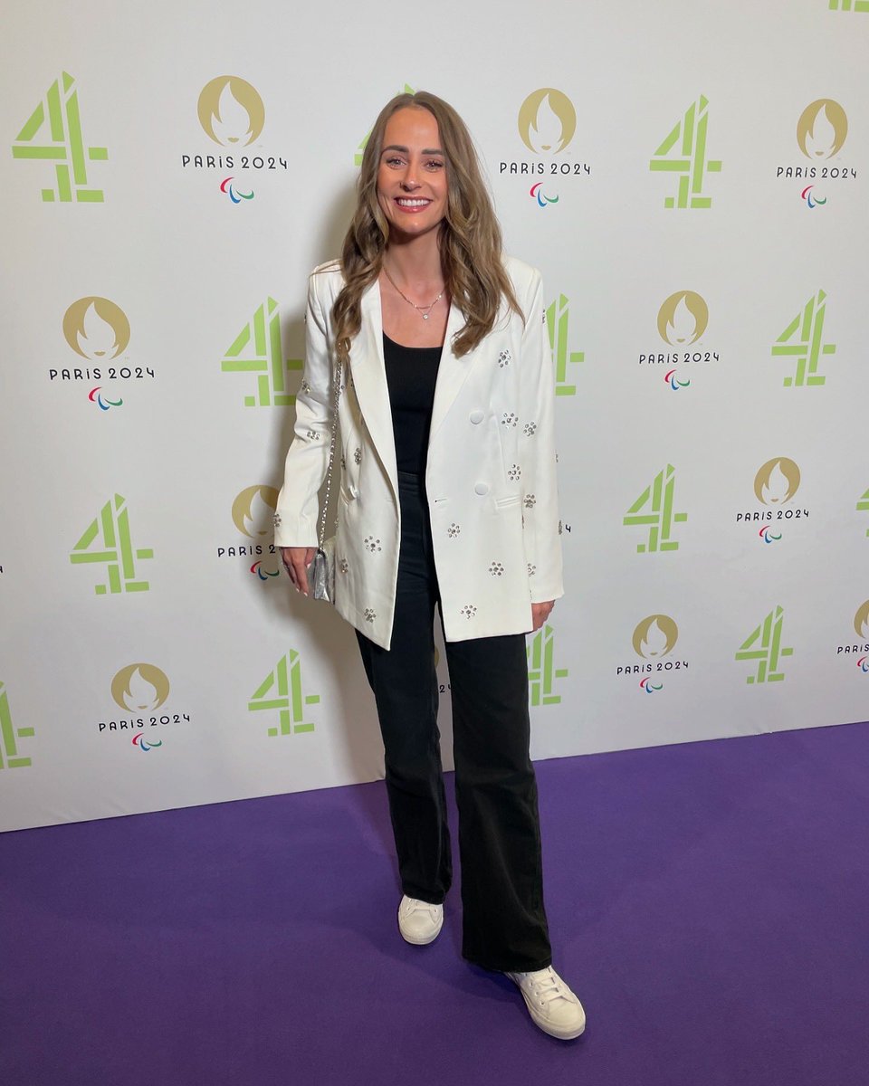 GAdderley's tweet photo. Amazing night at the starting line to @Channel4 ‘s @Paralympics coverage 🙌📺🏅
Can’t wait to watch all of the athletes compete! 💪👏
@C4Paralympics @ParalympicsGB 

#c4paralympics #paralympics #channel4 https://t.co/lp2eRXQV6f