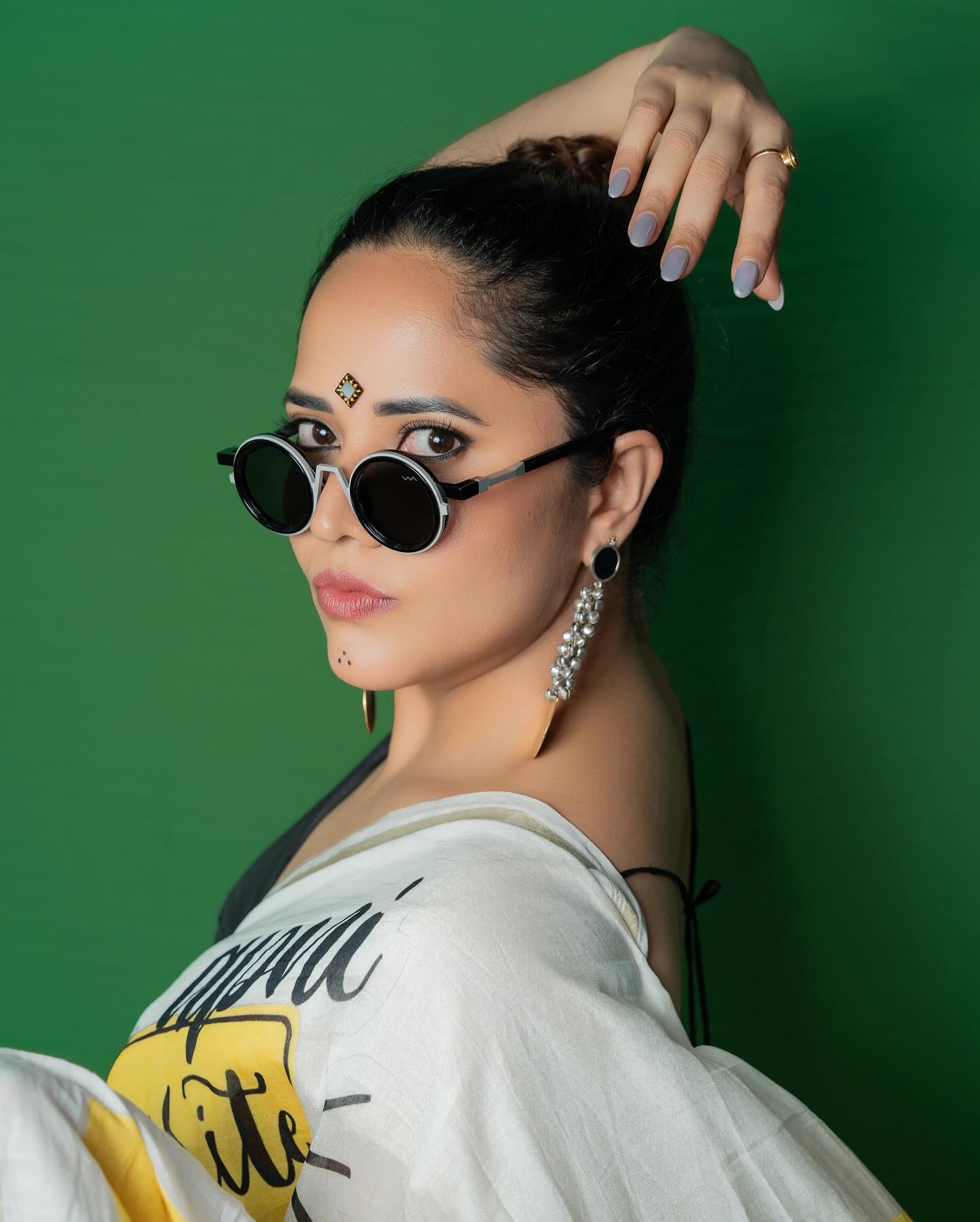 Image Girl Anasuya Bharadwaj In Traditional Pink | iiQ8 Hot and Beautiful Collections