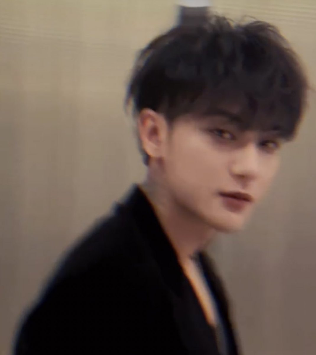ATMTOWN_'s tweet photo. 冷静に考えなくてもこの顔とこの顔が長年付き合ってるのやばすぎるだろ https://t.co/cR1VFIvrPM