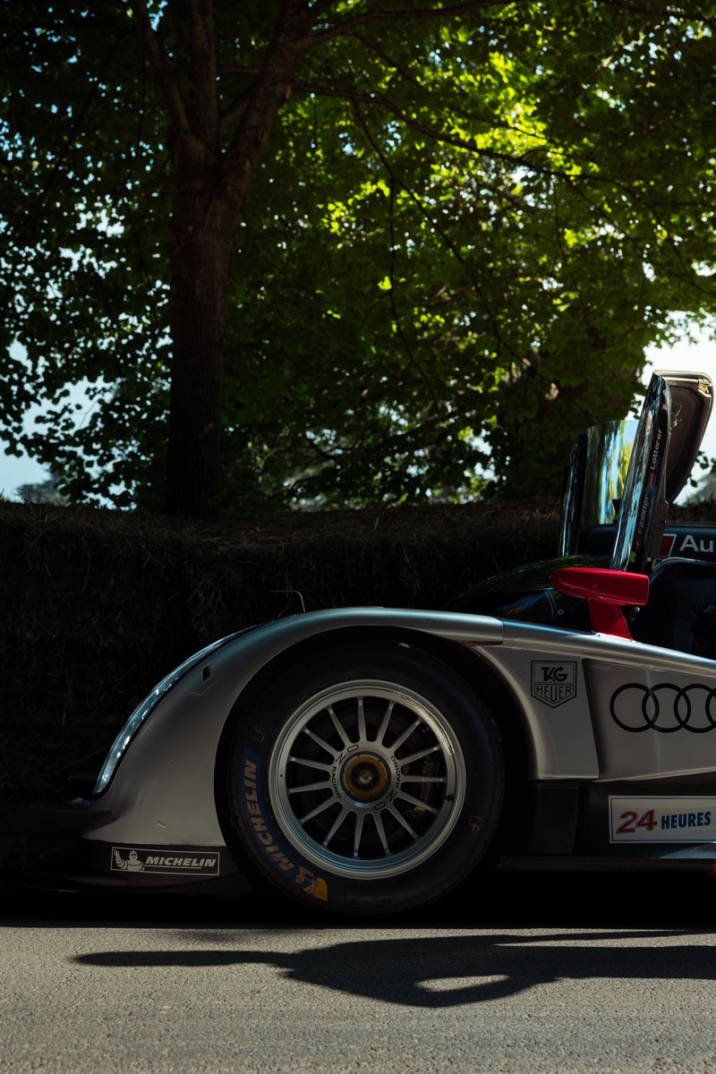 motohistorics's tweet photo. A U D I
Let’s go again 🏁 @fosgoodwood @GirardoandCo #benoittreluyer #FOS #AudiR18 https://t.co/jOmcY3huKT