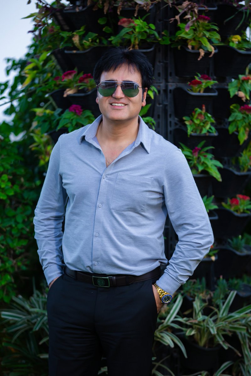 imsanjeevjuneja's tweet photo. Gratitude unlocks the fullness of life. Believe in your dreams and make them a reality.
.
.
.
.
.
.
.
.
#Gratitude #BelieveInYourDreams #DreamBig #brandmachine #SanjeevJuneja #indianentrepreneur #DivisaHerbals https://t.co/zyK7xth0zW